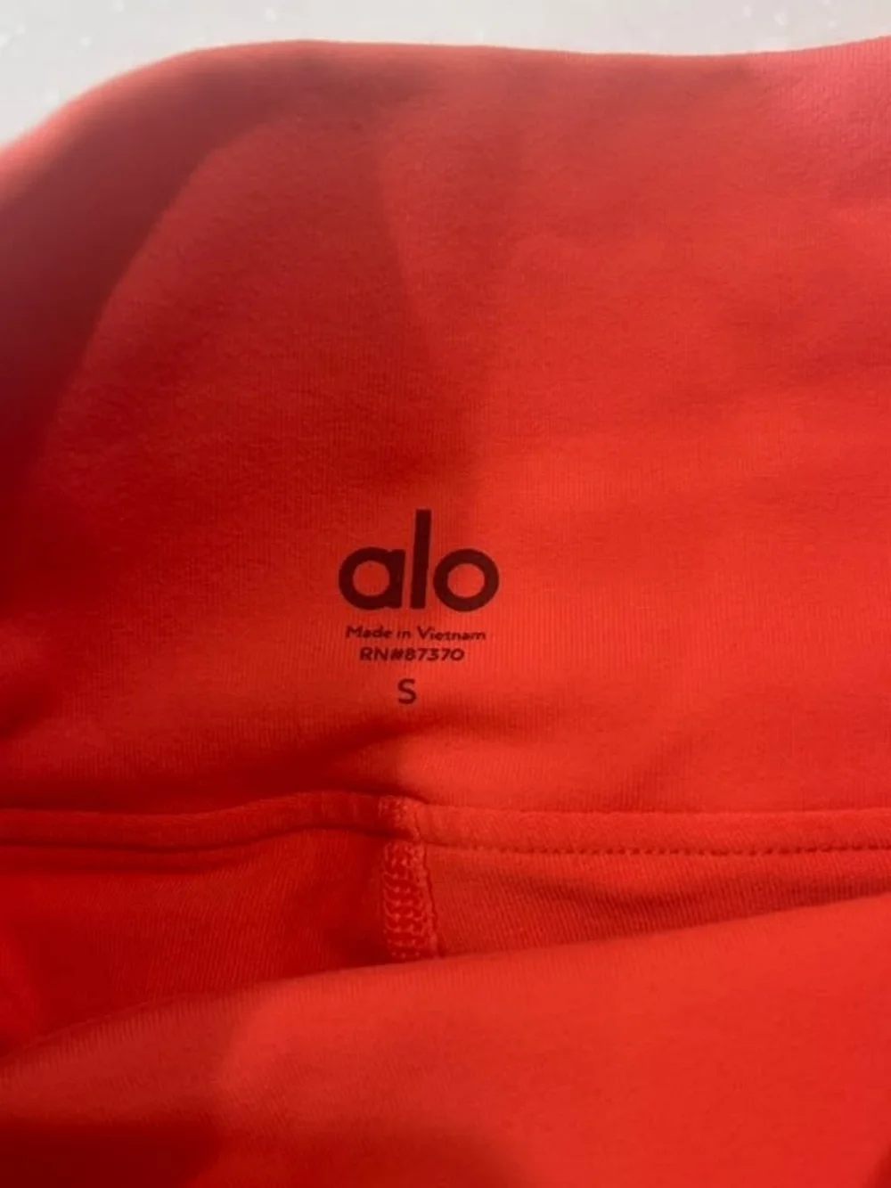 ALO Yoga piece alo